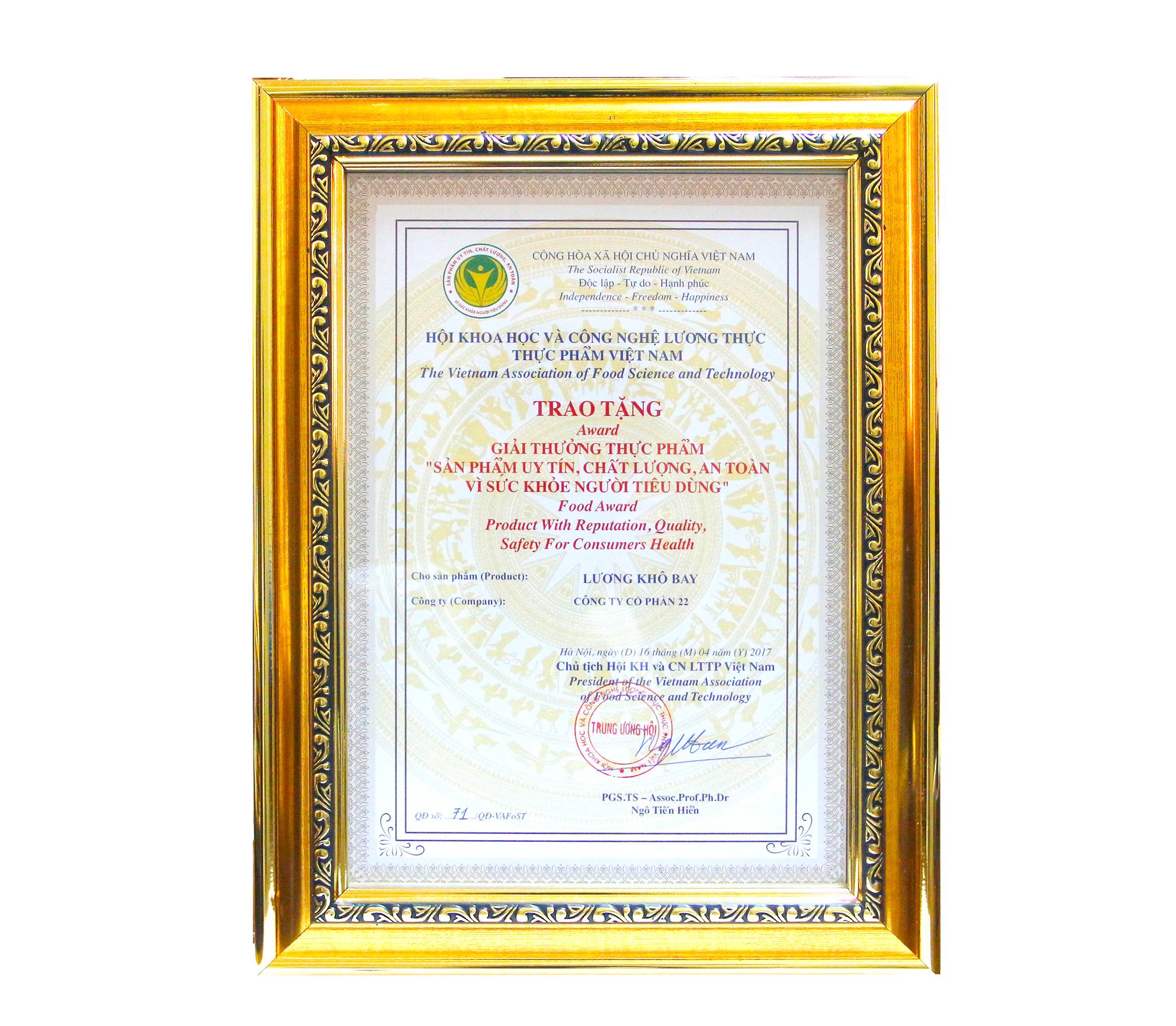 Giấy chứng nhận Sản phẩm uy tín, chất lượng, an toàn vì sức khoẻ người tiêu dùng — Lương khô Bay, Công ty CP 22 (2017)